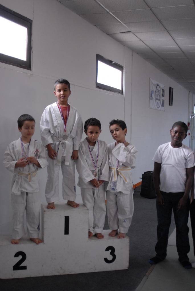 PODIUM (2)