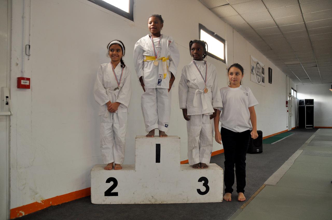 PODIUM (34)