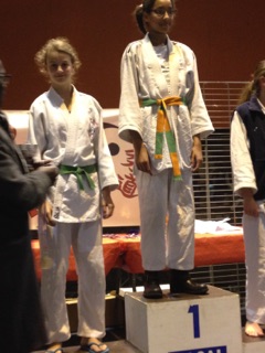 PODIUM ALICIA (1)